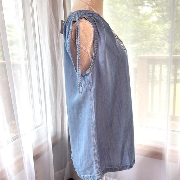 J. Jill Denim Top Sleeveless Popover Chambray 100% Tencel Size Medium NWT - Picture 8 of 12